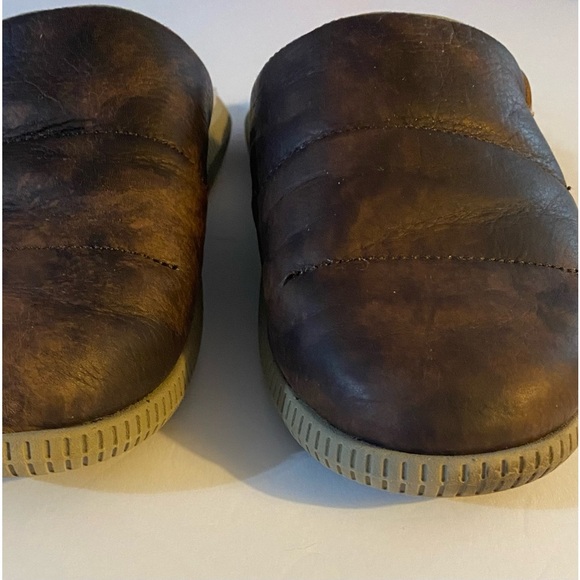 EUC OLUKAI Leather Mules, Slides, Women Sz 10, EUR 41, Men Sz 8, Sherpa, Unisex - Picture 11 of 15